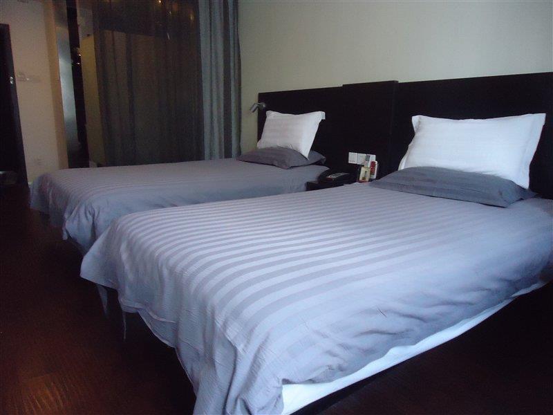 Hotel Fx At Nanjing East Road 3*