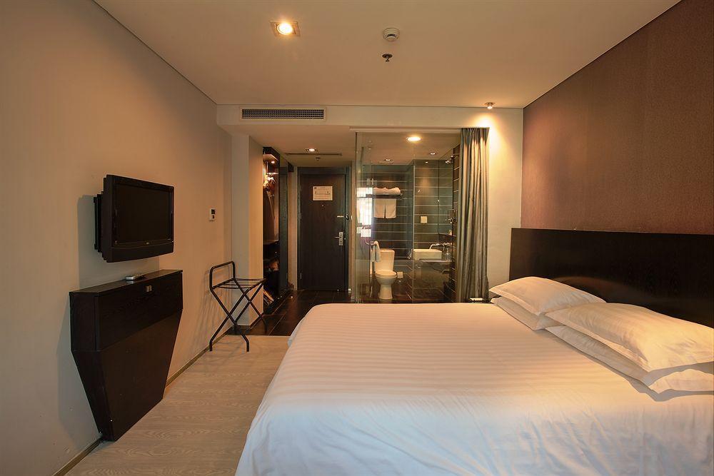 Fx At Nanjing East Road Hotel 3*